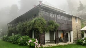 11 dak bungalows in himachal at dalhousie
