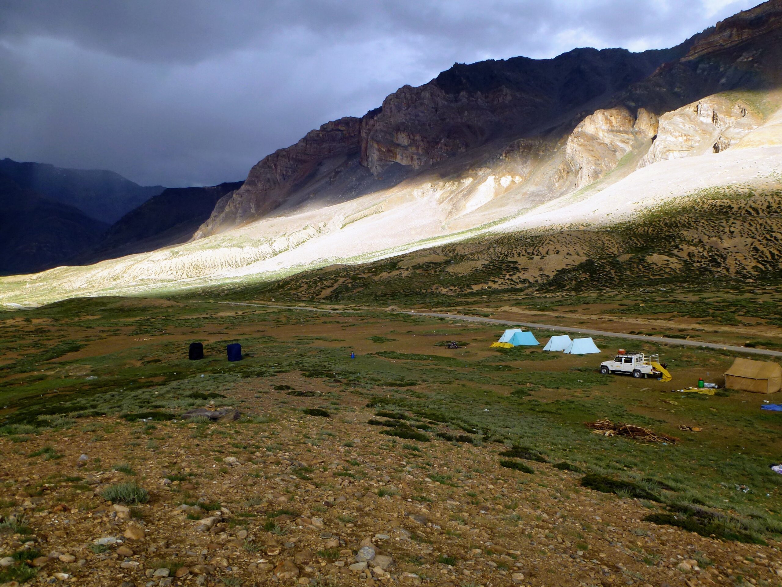 sarchu plains camping lahaul inrahi films